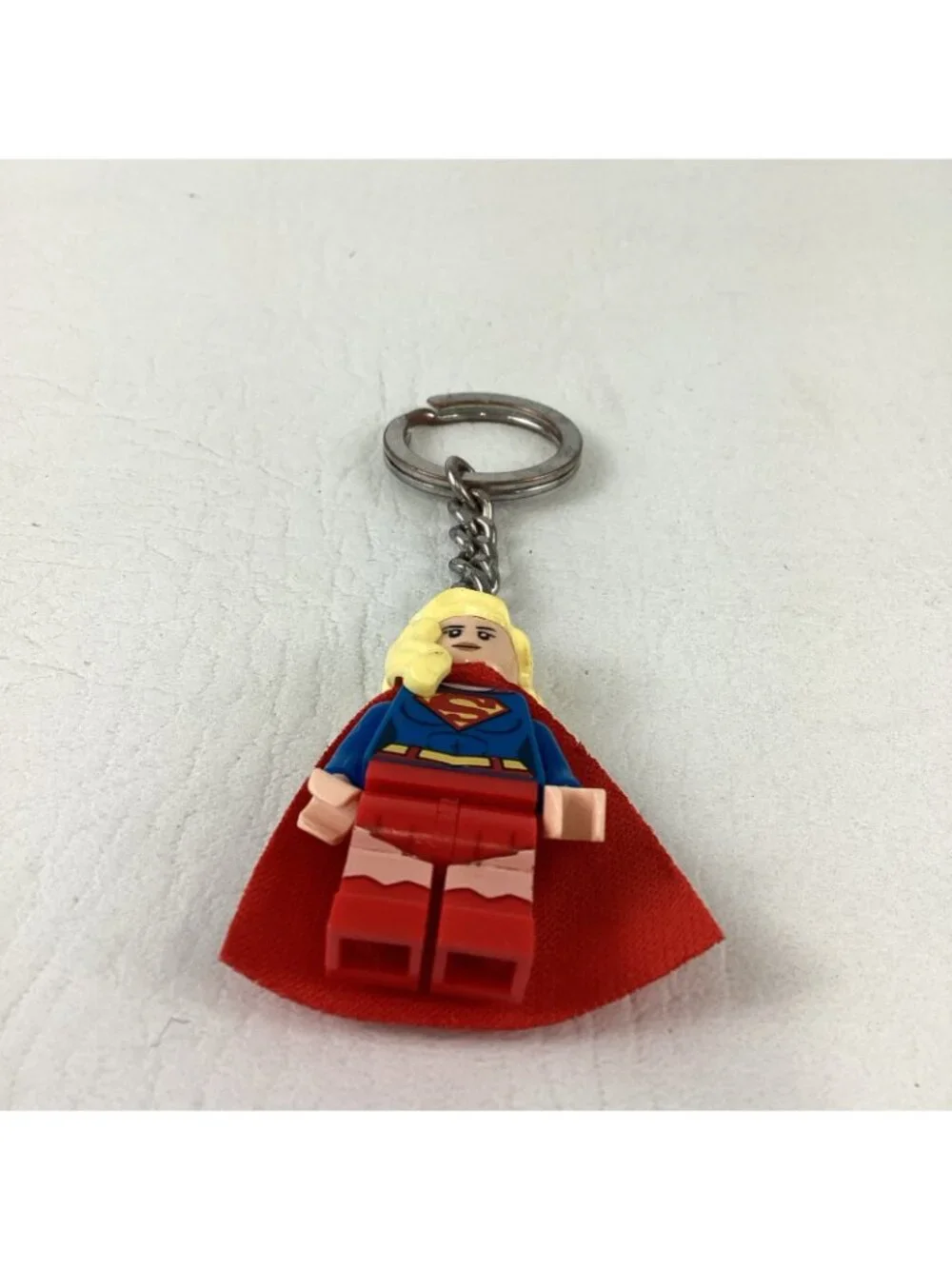 Lego DC Comics Super Hero Supergirl Keychain Minifigure Poseable Dangler Cape